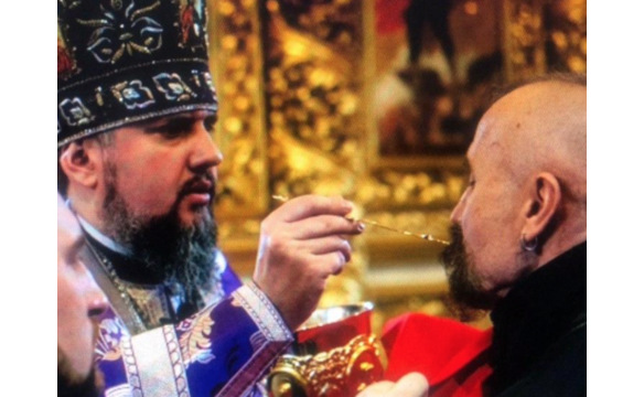 Столичні церкви та їхні парафіяни порушують карантин (ФОТО)