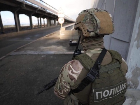 На мосту Метро стріляли двічі