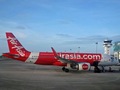 Літак AirAsia здійснив екстрену посадку через загрозу вибуху на борту