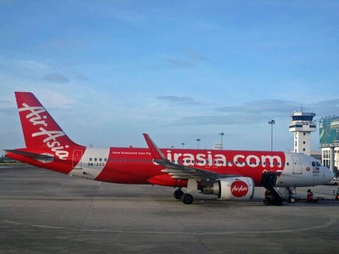 Літак AirAsia здійснив екстрену посадку через загрозу вибуху на борту