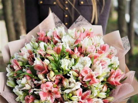 Лайфкахи від Flowers.ua: як обрати букет квітів та доглядати за ним